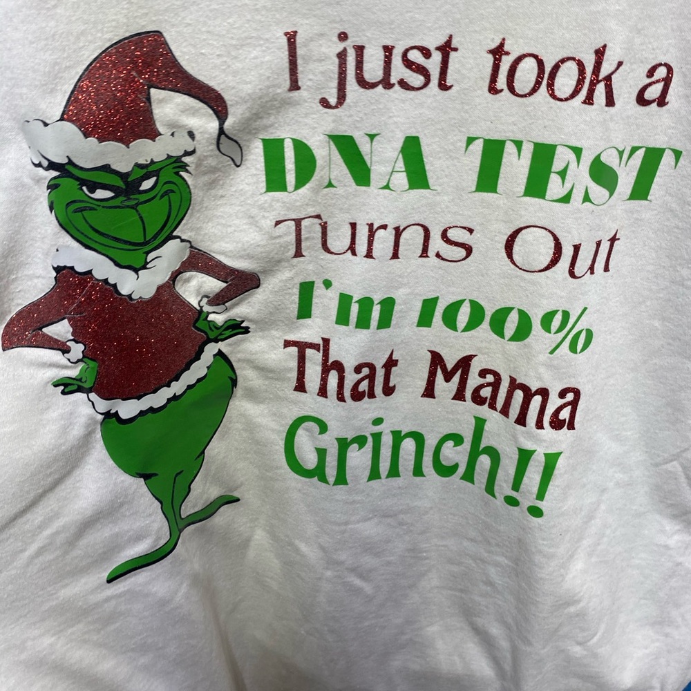 "Mama Grinch" Graphic Tee Brand New Size Large w/Red Glitter